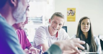 Verwaltungswirt: Ausbildung, Aufgaben & Gehalt