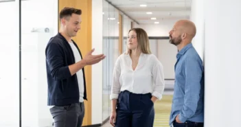 Was ist eine lernende Organisation und welche Vorteile bringt sie mit sich?