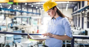 Industrieunternehmen können den Herausforderungen der Branche gelassen entgegensehen, wenn Sie die richtigen Skills bei Ihren Mitarbeiter:innen fördern