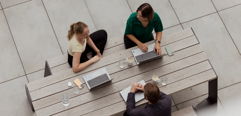 Exploration vs Exploitation: Warum organisationale Ambidextrie ein Wettbewerbsvorteil ist und wie die Personalentwicklung diese Startegie unterstützen kann